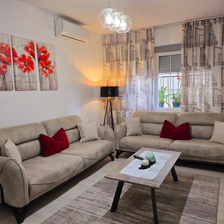 Grace'S Centre Apartment Shkodër Eksteriør billede